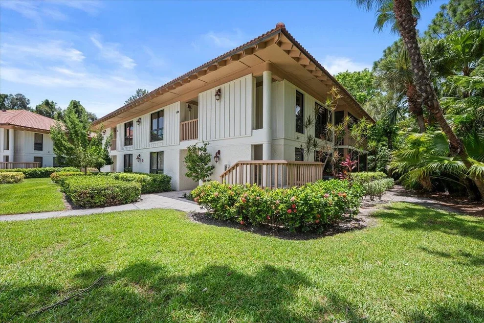 Unit for sale at 221 Brackenwood Terrace, Palm Beach Gardens, FL 33418