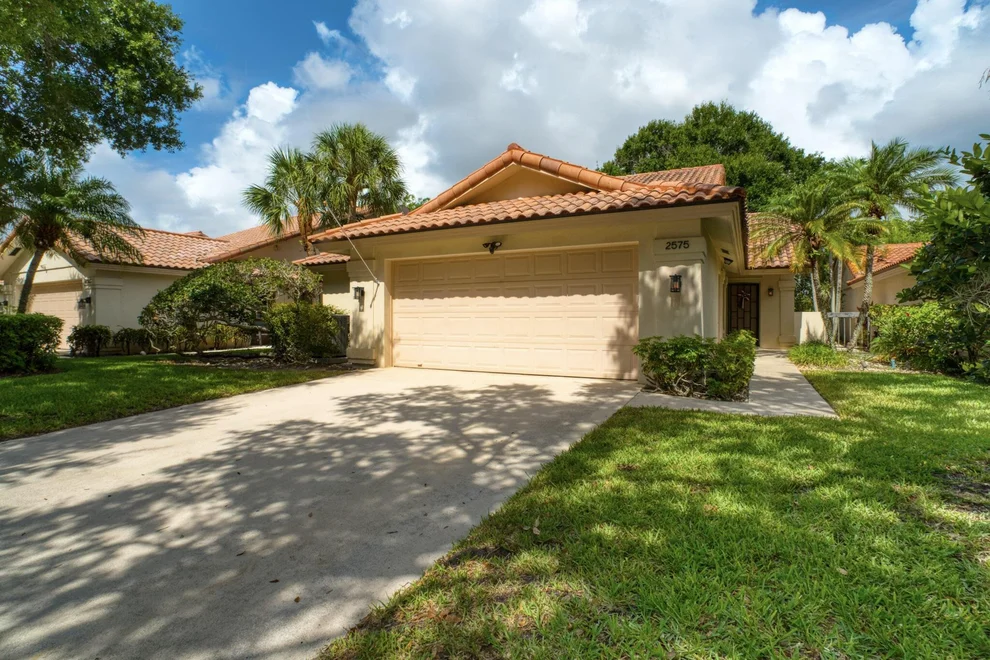 Unit for sale at 2575 Iroquois Circle, West Palm Beach, FL 33409