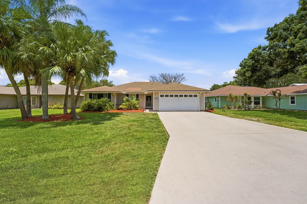 Unit for sale at 724 24th Square, Vero Beach, FL 32962