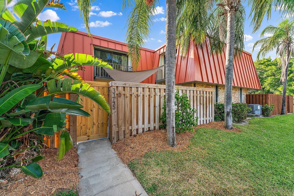 Unit for sale at 3345 Meridian Way N, Palm Beach Gardens, FL 33410