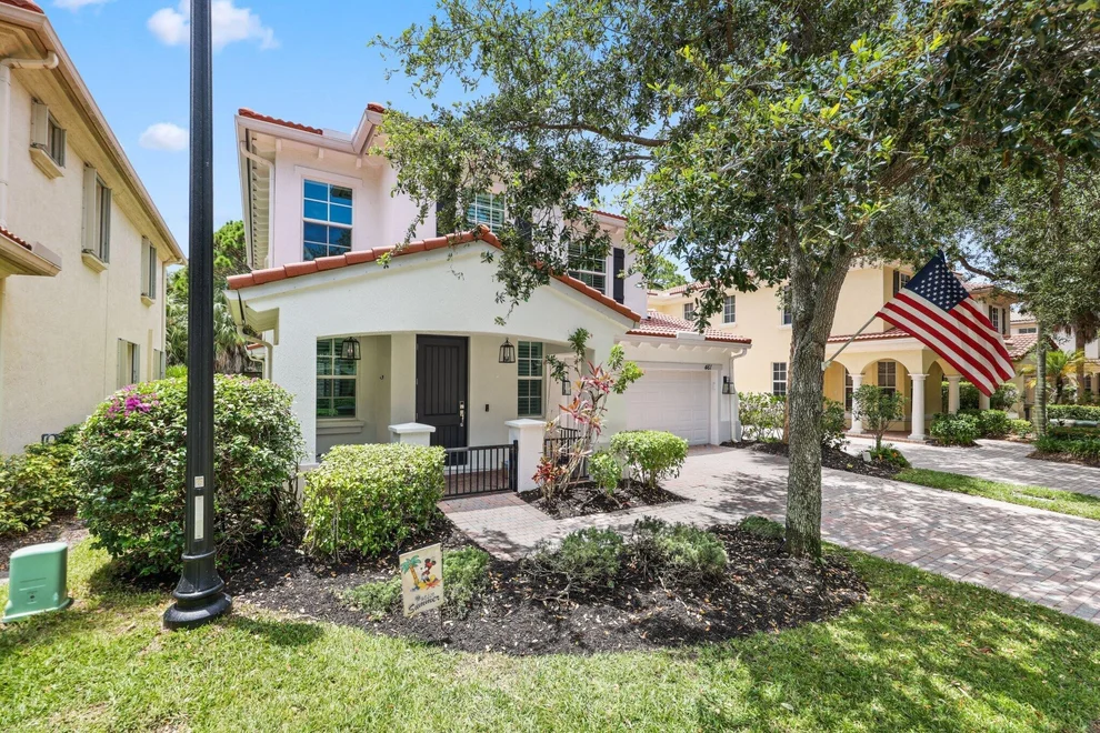 Unit for sale at 461 Pumpkin Drive, Palm Beach Gardens, FL 33410