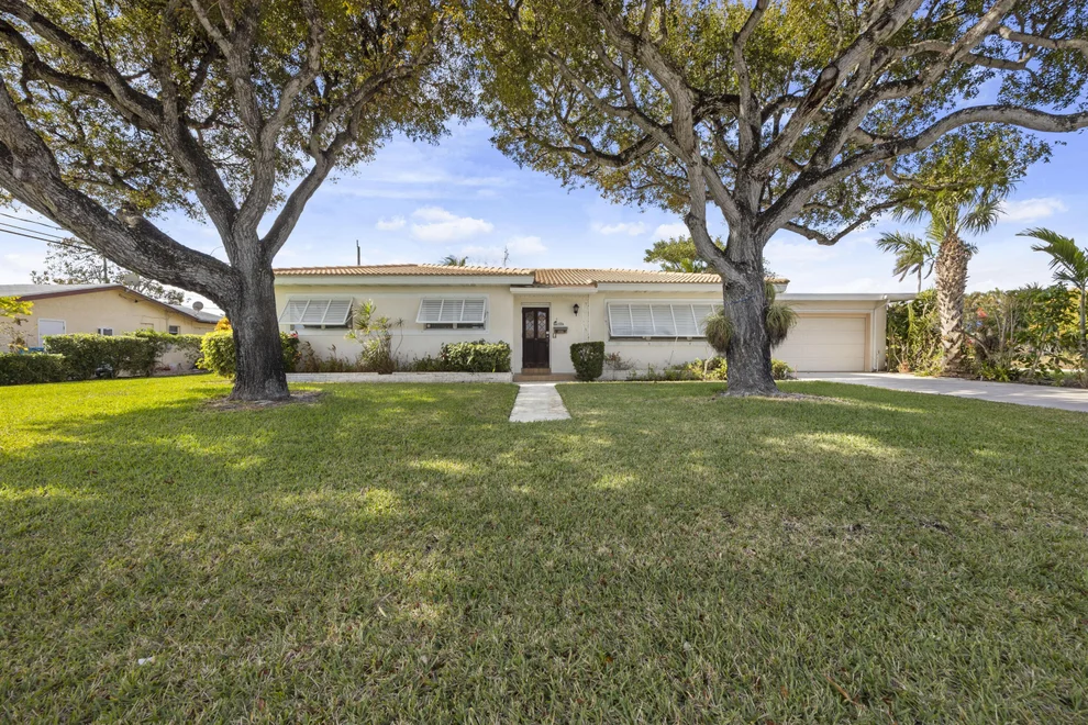 Unit for sale at 1001 SW 2nd Street, Boynton Beach, FL 33435