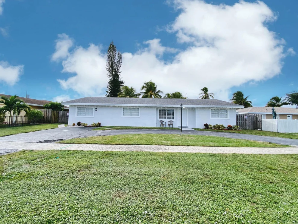 Unit for sale at 1331 Wynnewood Drive, West Palm Beach, FL 33417