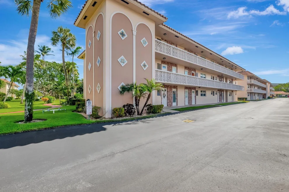 Unit for sale at 400 NE 20th Street, Boca Raton, FL 33431