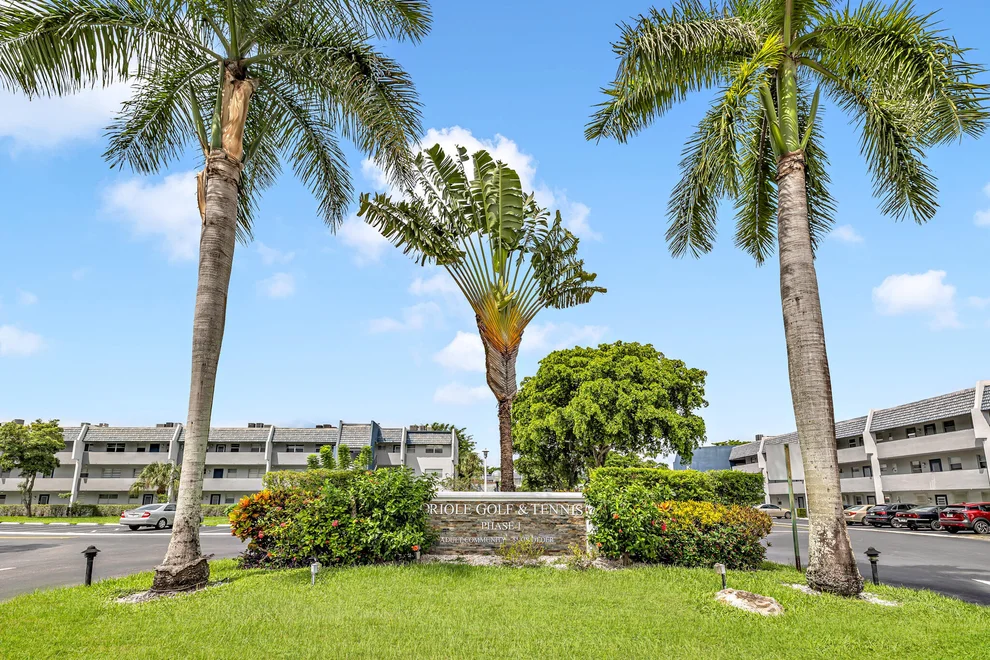 Unit for sale at 7797 GOLF CIR Drive, Margate, FL 33063