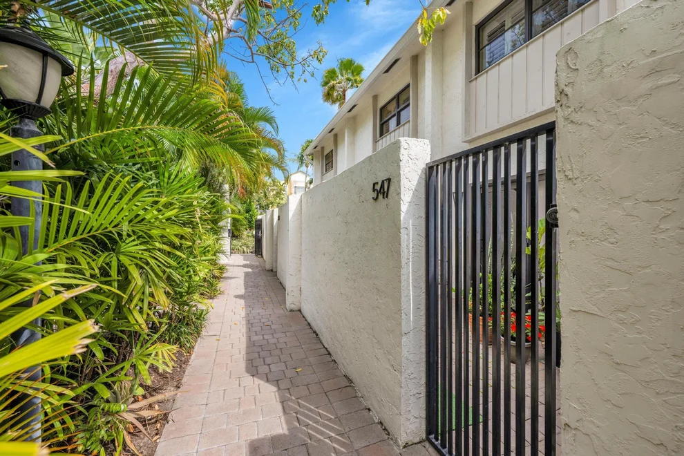 Unit for sale at 547 NE 7th Avenue, Fort Lauderdale, FL 33301