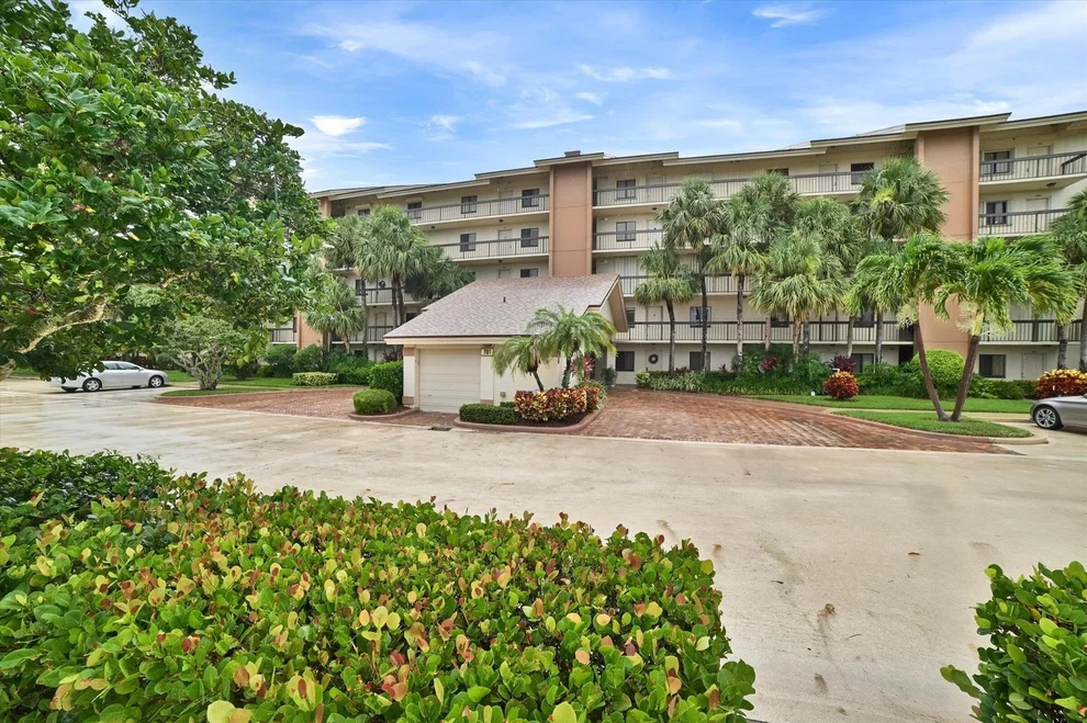 Unit for sale at 701 Seafarer Circle, Jupiter, FL 33477