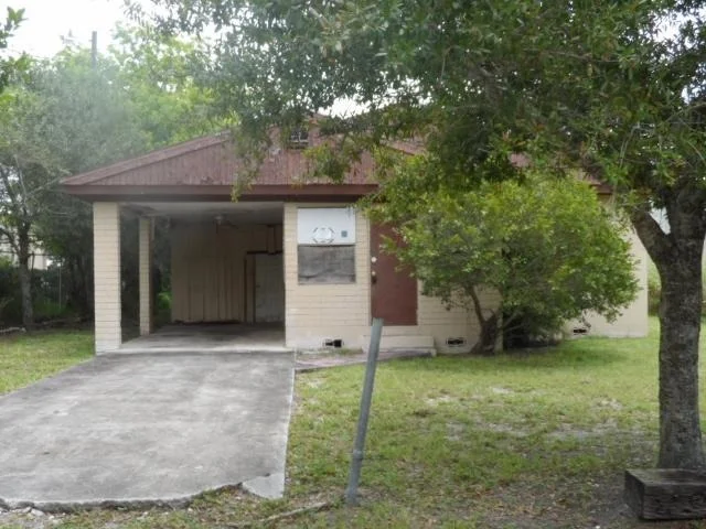 Unit for sale at 904 N 14th Street, Fort Pierce, FL 34950