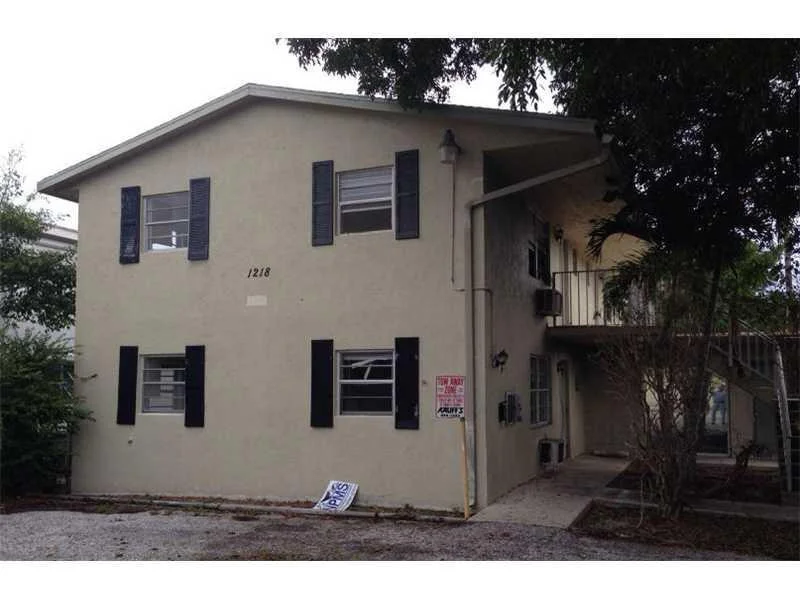 Unit for sale at 1218 S Federal Hy, Lake Worth Beach, FL 33460