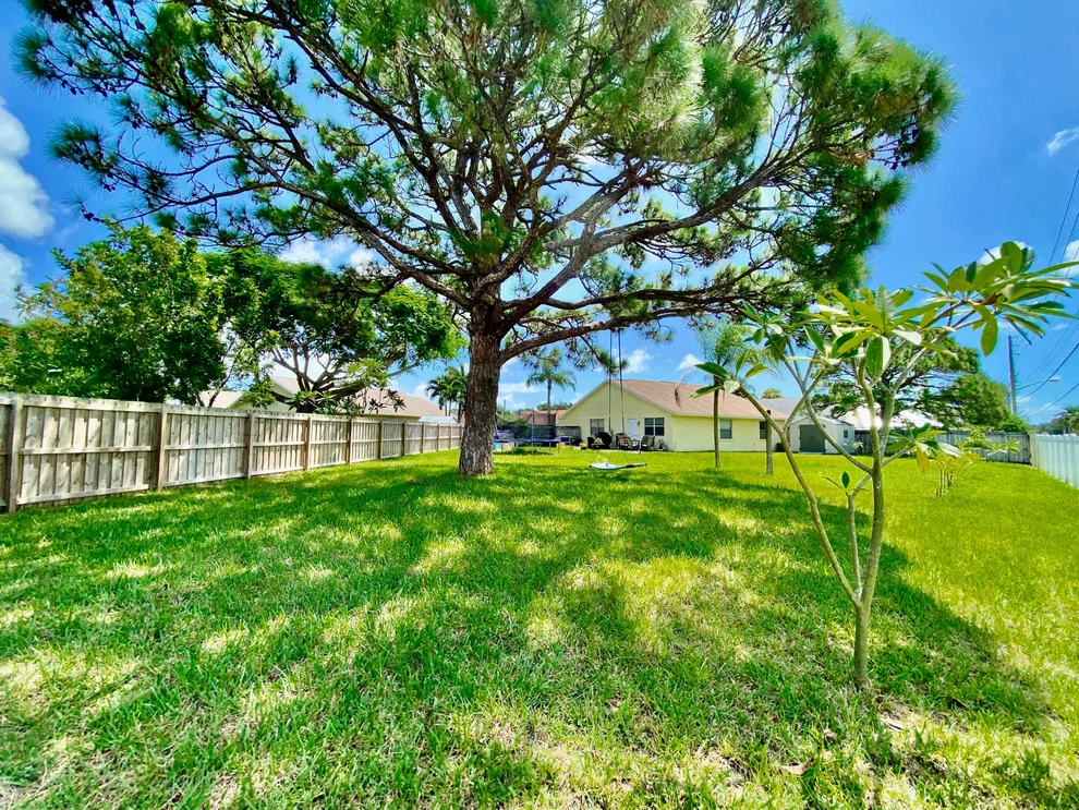 Unit for sale at 201 Wandering Trail, Jupiter, FL 33458