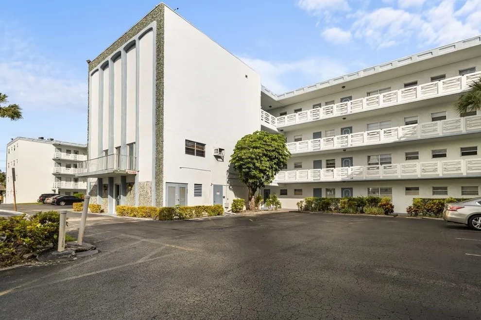 Unit for sale at 4090 NW 42nd Avenue, Lauderdale Lakes, FL 33319