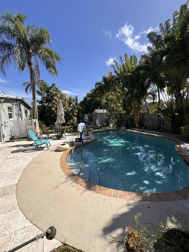 Unit for sale at 4395 NW 10th Terrace, Oakland Park, FL 33309