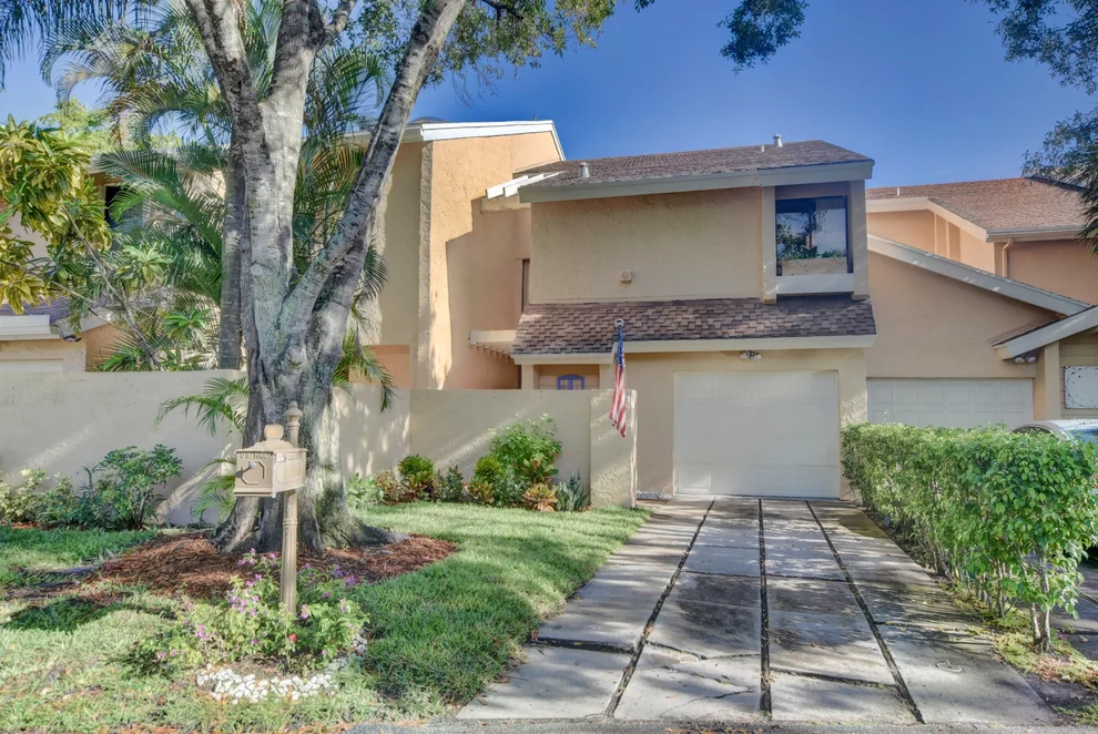 Unit for sale at 6595 Parkview Drive, Boca Raton, FL 33433