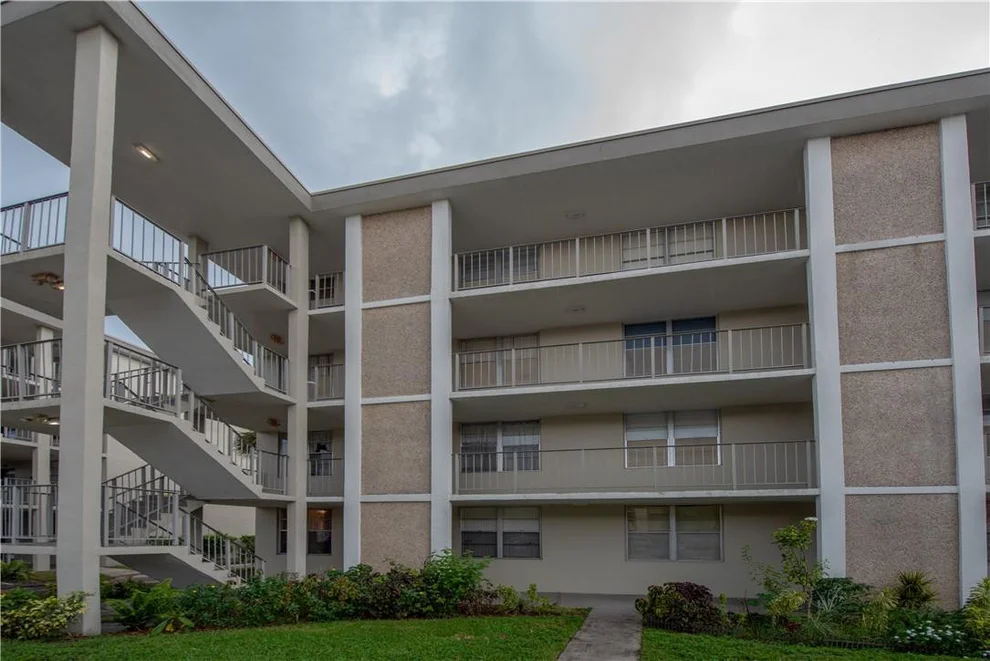 Unit for sale at 2998 NW 48th Terrace, Lauderdale Lakes, FL 33313