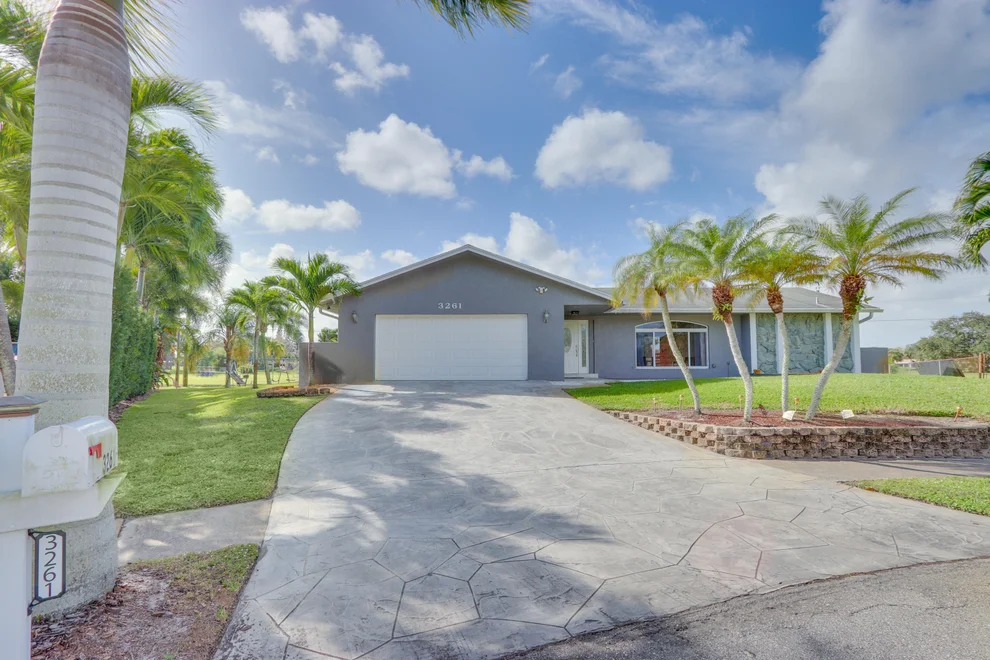 Unit for sale at 3261 Hoylake Road, Lake Worth, FL 33467