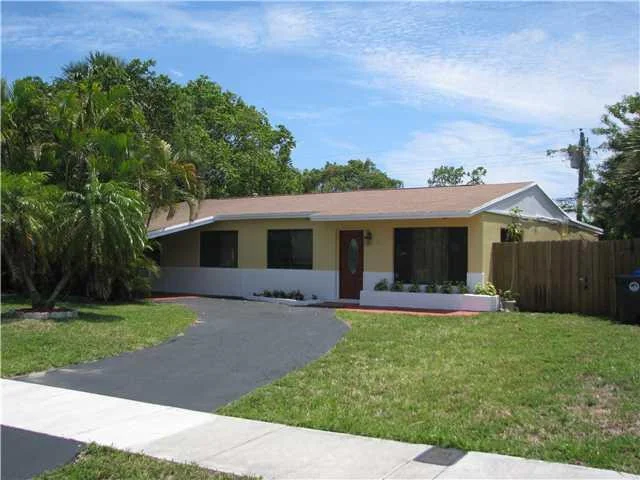 Unit for sale at 6620 SW 18th Street, North Lauderdale, FL 33068