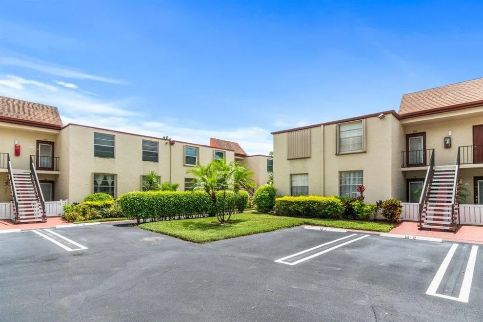 Unit for sale at 14 Willowbrook Lane, Delray Beach, FL 33446