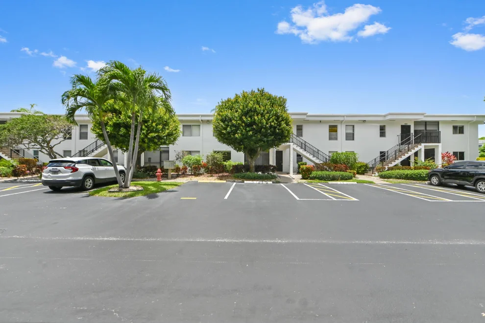 Unit for sale at 6586 Southurst Terrace, Delray Beach, FL 33446