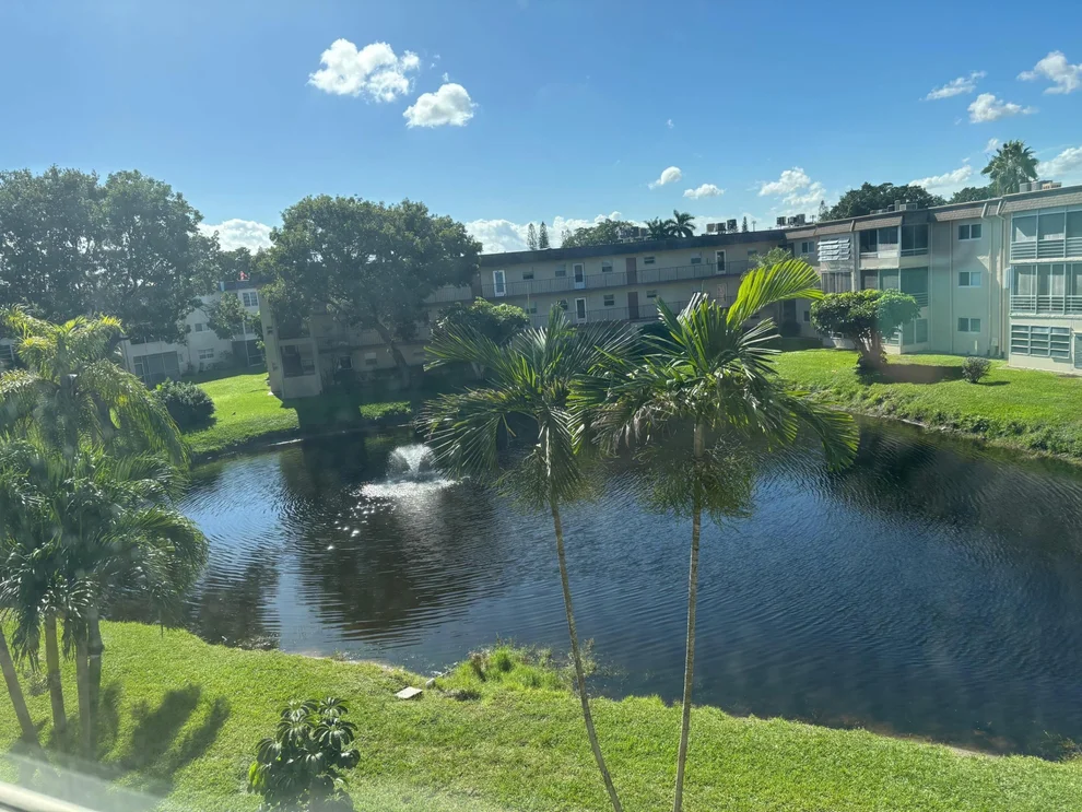 Unit for sale at 721 Lori Drive, Palm Springs, FL 33461