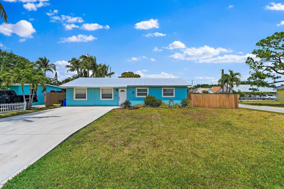 Unit for sale at 1001 Pottawatomie Street, Jupiter, FL 33458