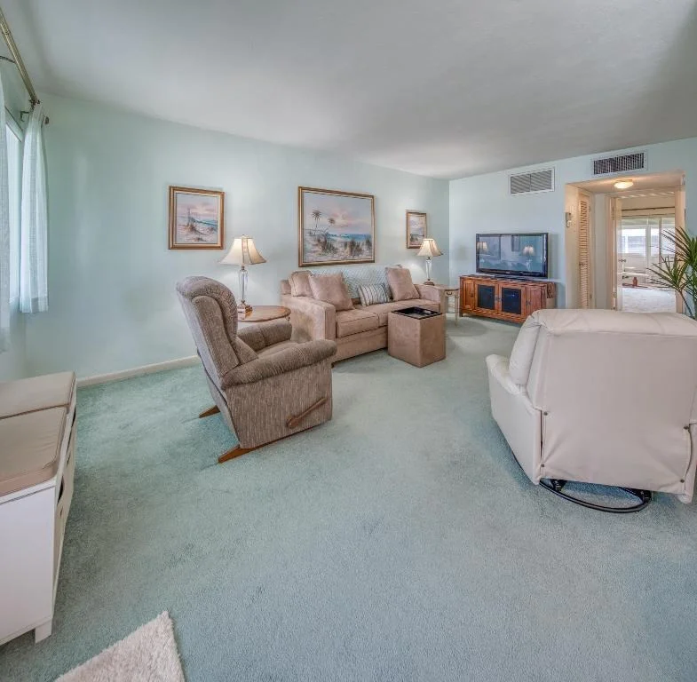 Unit for sale at 2004 Lake Osborne Drive, Lake Worth Beach, FL 33461