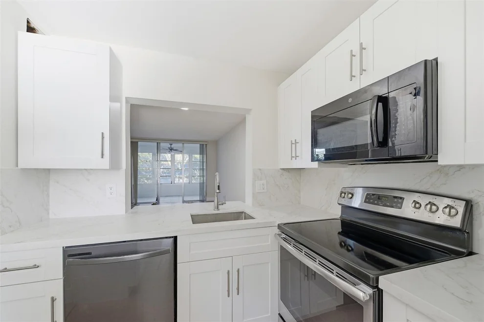Unit for sale at 9430 Poinciana Place, Davie, FL 33324