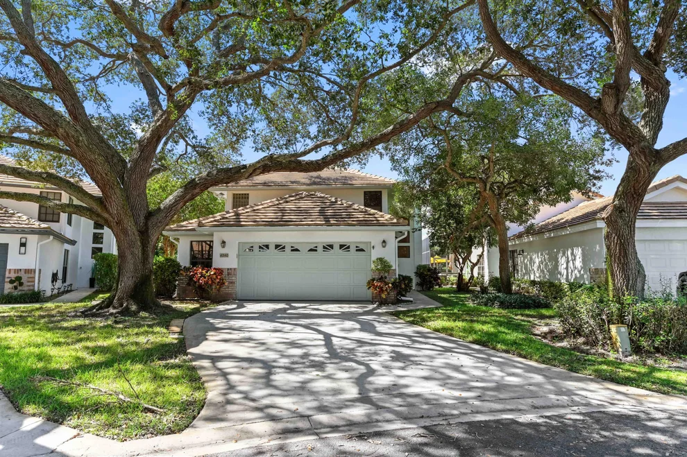 Unit for sale at 4940 Sherwood Forest Drive, Delray Beach, FL 33445