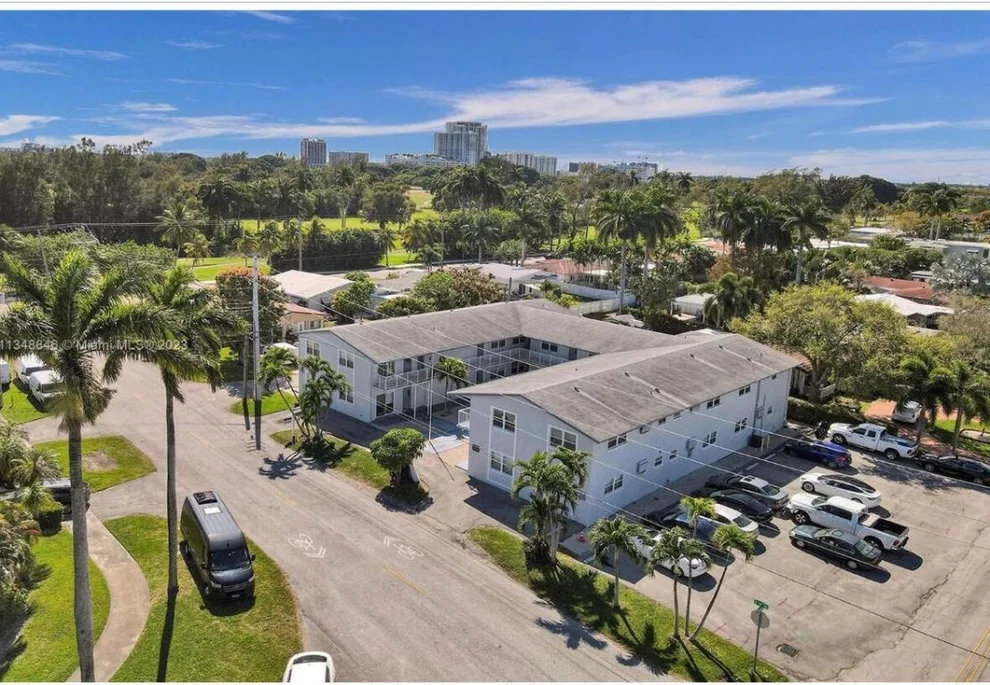 Unit for sale at 930 N 14th Court, Hollywood, FL 33020