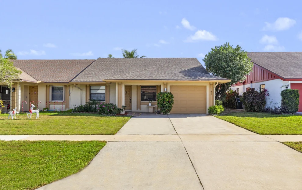 Unit for sale at 11927 Suellen Circle, Wellington, FL 33414