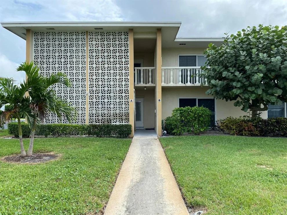 Unit for sale at 120 South Boulevard, Boynton Beach, FL 33435