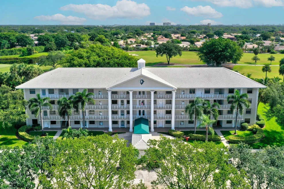 Unit for sale at 6085 Balboa Circle, Boca Raton, FL 33433