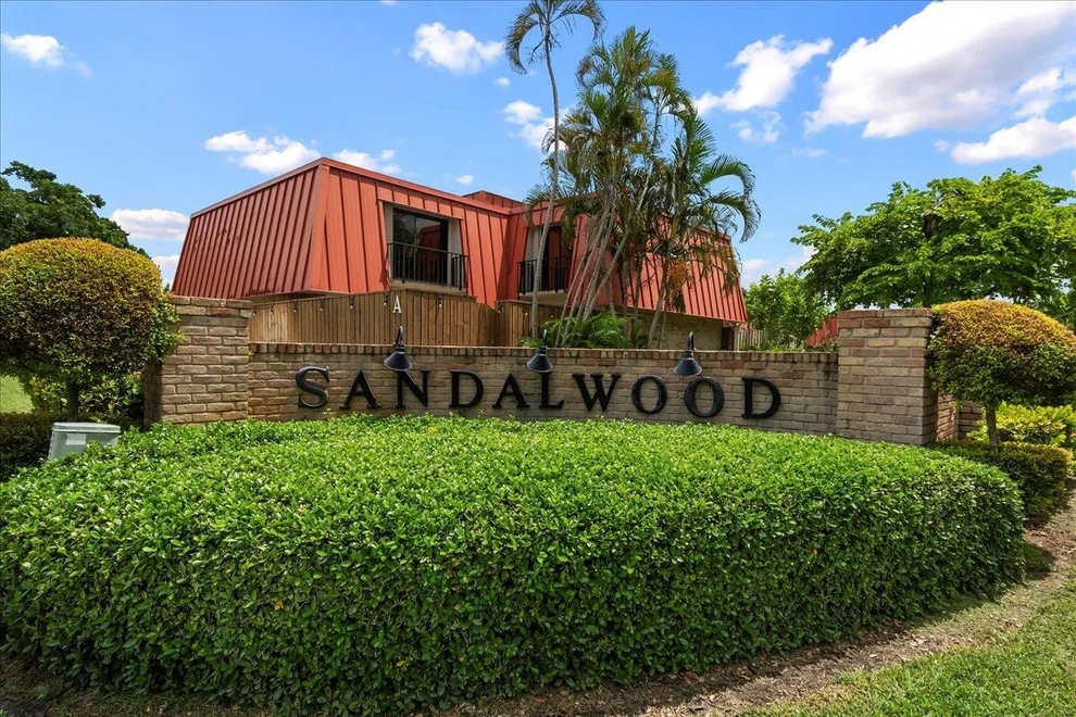 Unit for sale at 3250 Meridian Way S, Palm Beach Gardens, FL 33410