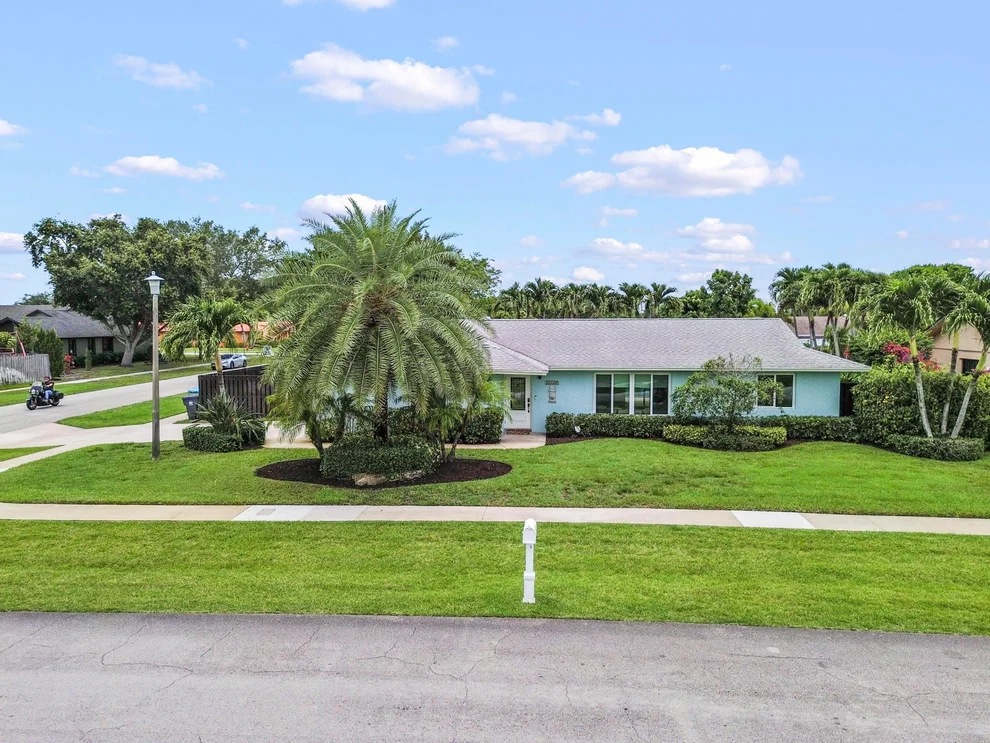 Unit for sale at 11249 Pine Valley Drive, Wellington, FL 33414