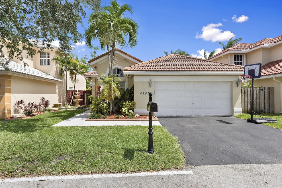 Unit for sale at 6952 NW 27 Court, Margate, FL 33063