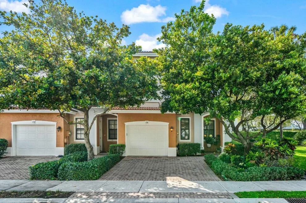 Unit for sale at 128 Gramercy Square Drive, Delray Beach, FL 33484