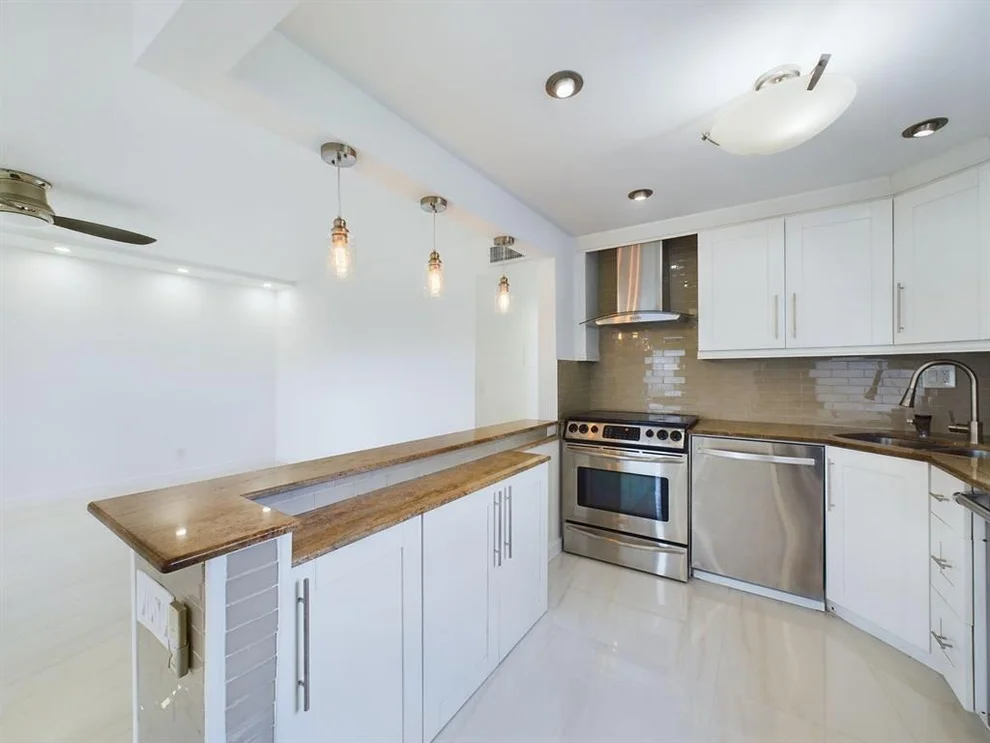 Unit for sale at 502 Burgundy K, Delray Beach, FL 33484