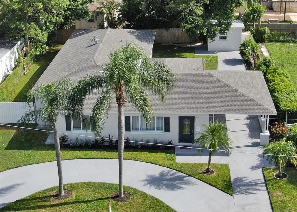 Unit for sale at 330 Alhambra Place, West Palm Beach, FL 33405