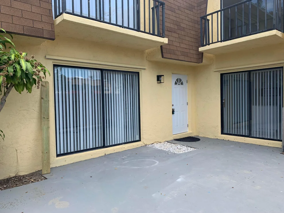 Unit for sale at 221 Alemeda Drive, Palm Springs, FL 33461