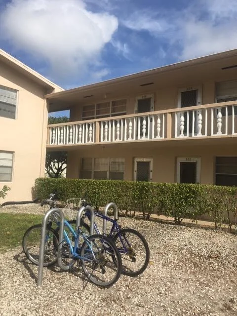 Unit for sale at 214 Camden I, West Palm Beach, FL 33417
