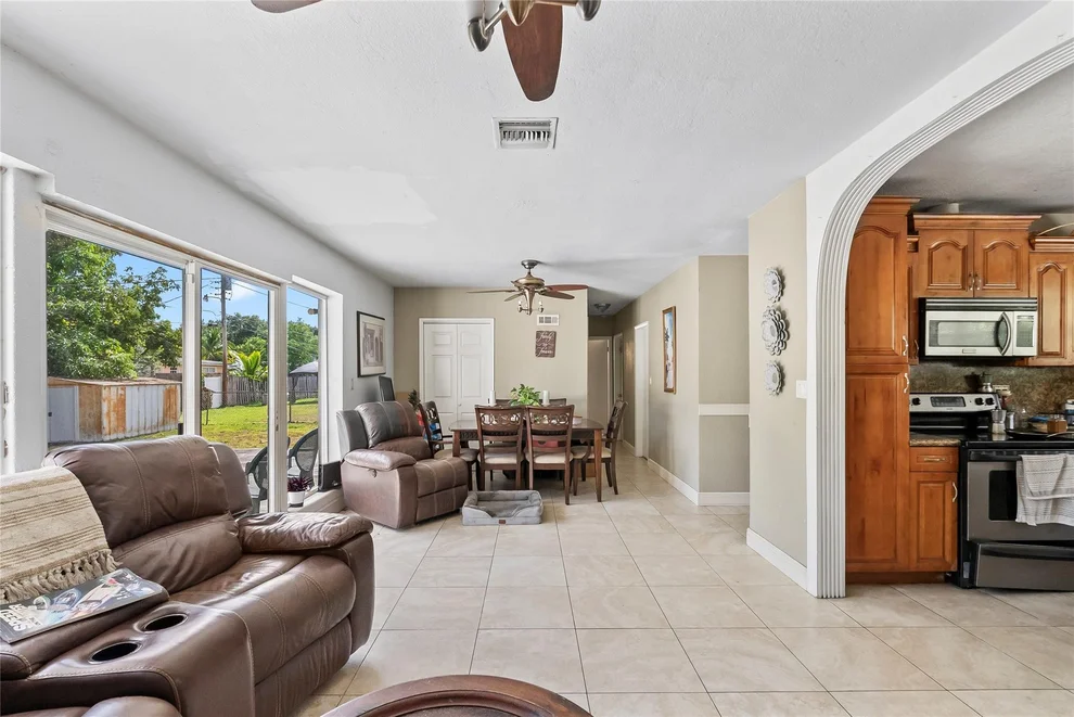 Unit for sale at 6885 NW 14th Court, Plantation, FL 33313
