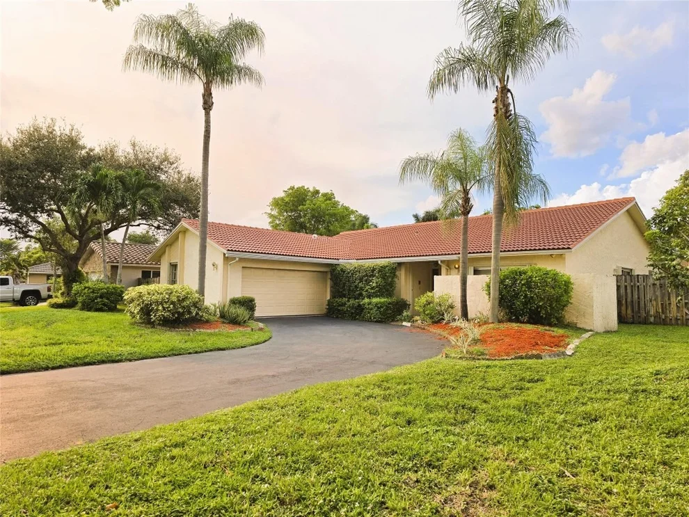 Unit for sale at 9091 NW 11th Court, Plantation, FL 33322