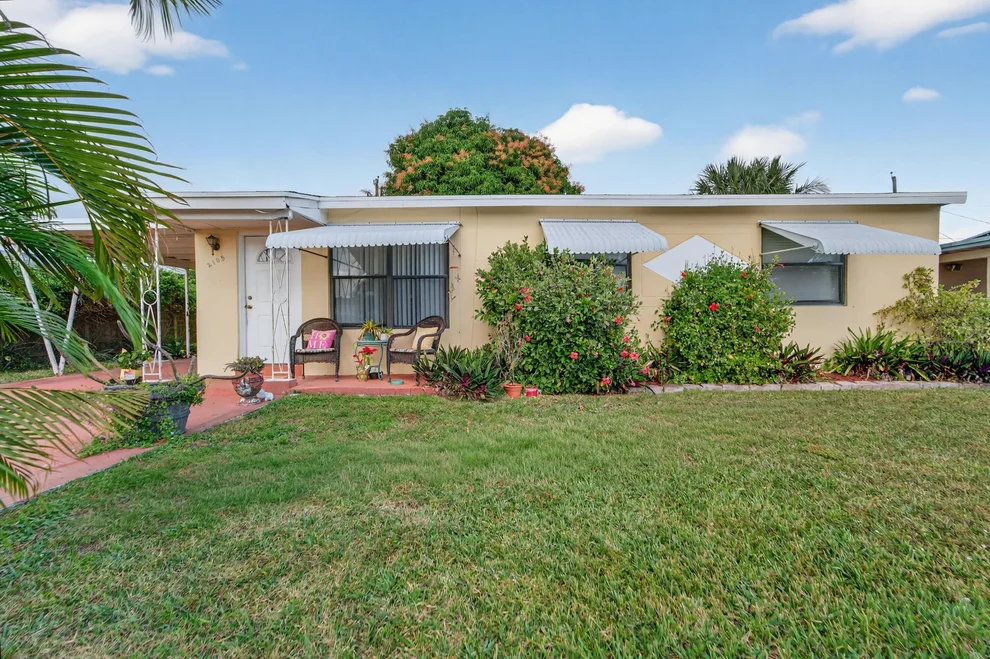 Unit for sale at 2105 Worthington Road, West Palm Beach, FL 33409