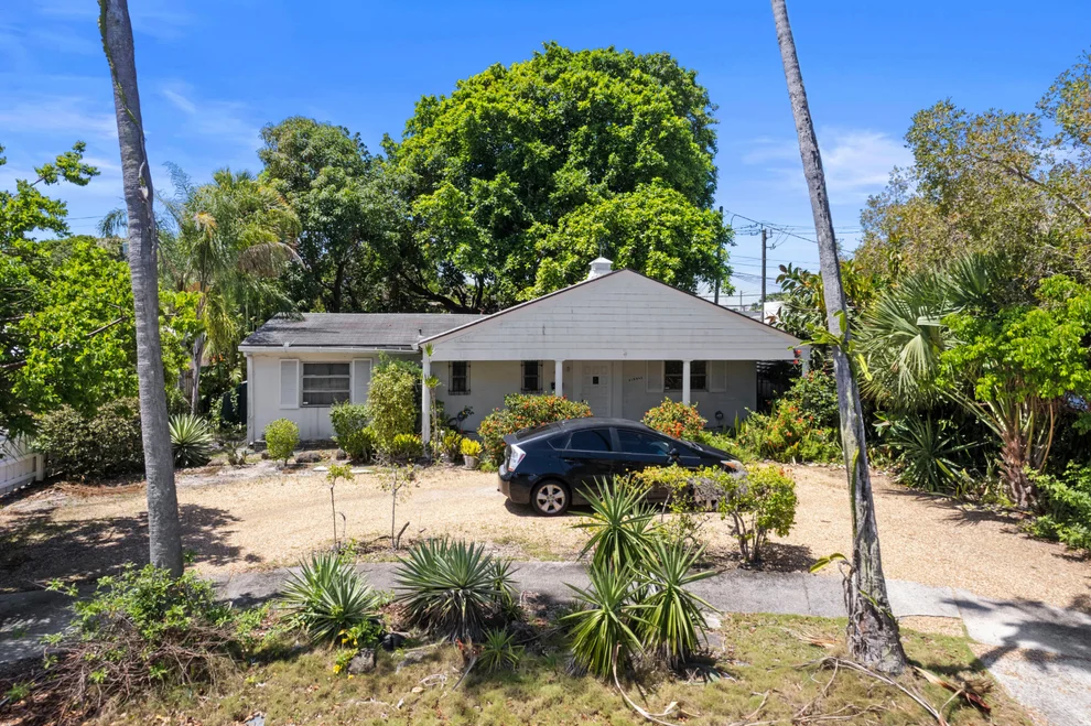 Unit for sale at 330 Marlborough Place, West Palm Beach, FL 33405