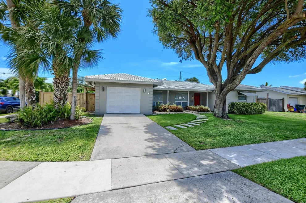 Unit for sale at 800 SW 12th Avenue, Boca Raton, FL 33486