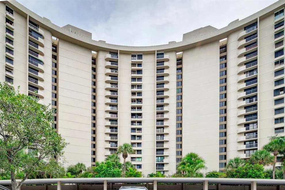Unit for sale at 2450 Presidential Way, West Palm Beach, FL 33401