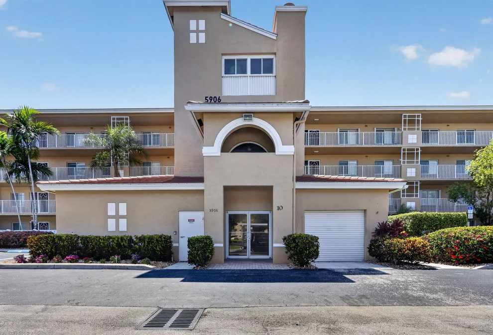 Unit for sale at 5906 Crystal Shores Drive, Boynton Beach, FL 33437