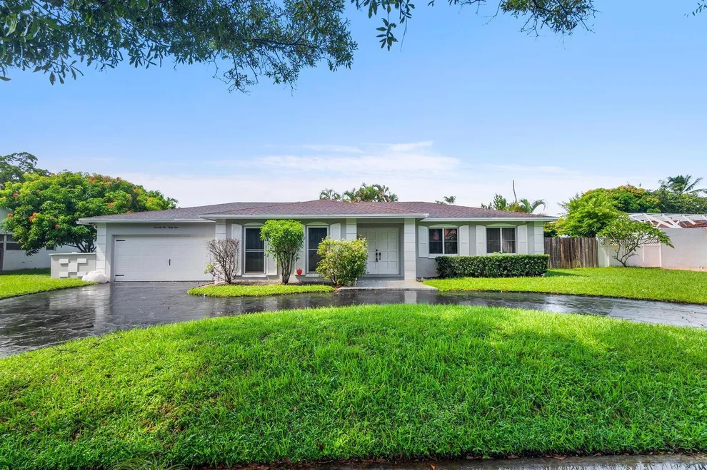 Unit for sale at 7131 SW 8th Court, Plantation, FL 33317