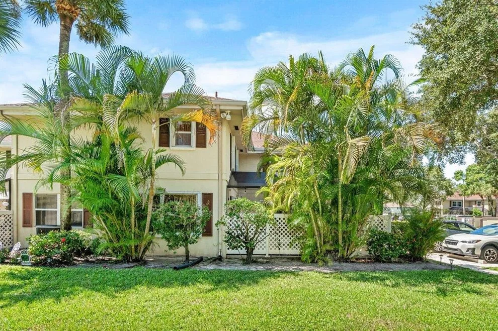 Unit for sale at 3a Amherst Court, Royal Palm Beach, FL 33411