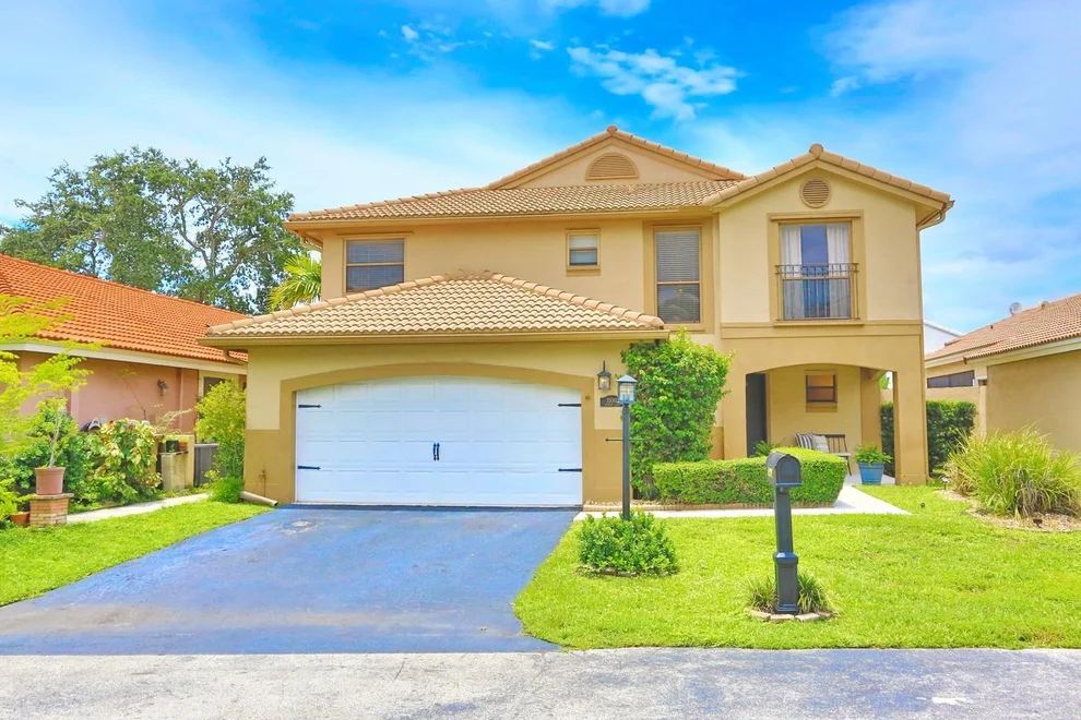 Unit for sale at 15061 Durham Lane, Davie, FL 33331