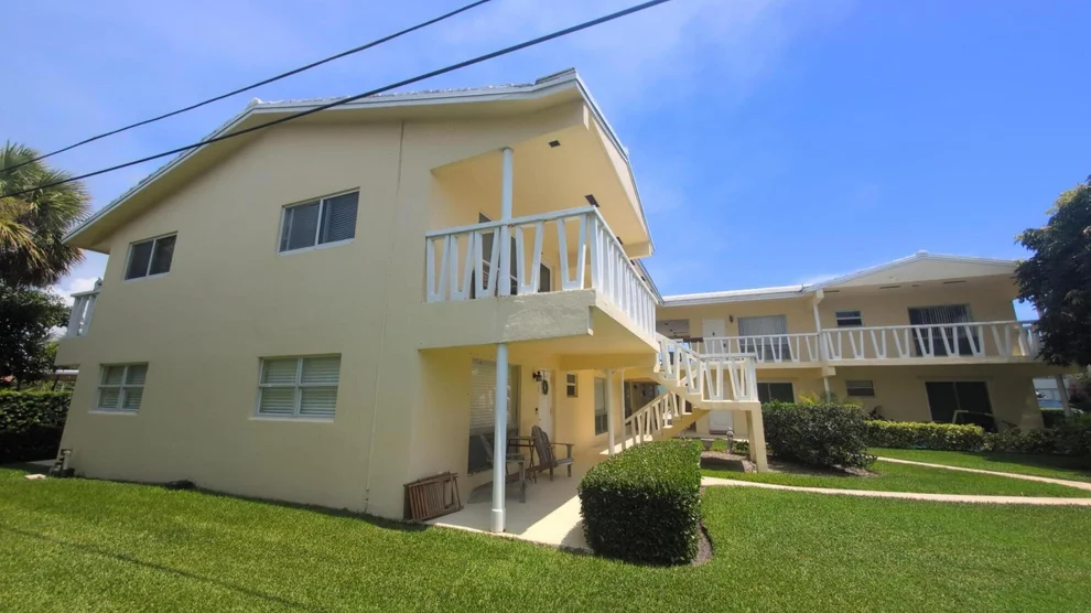 Unit for sale at 2755 NE 28th Avenue, Lighthouse Point, FL 33064